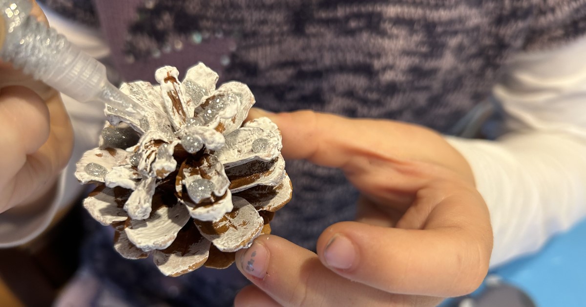 Zapfen verzieren - Die lauten Nachbarn